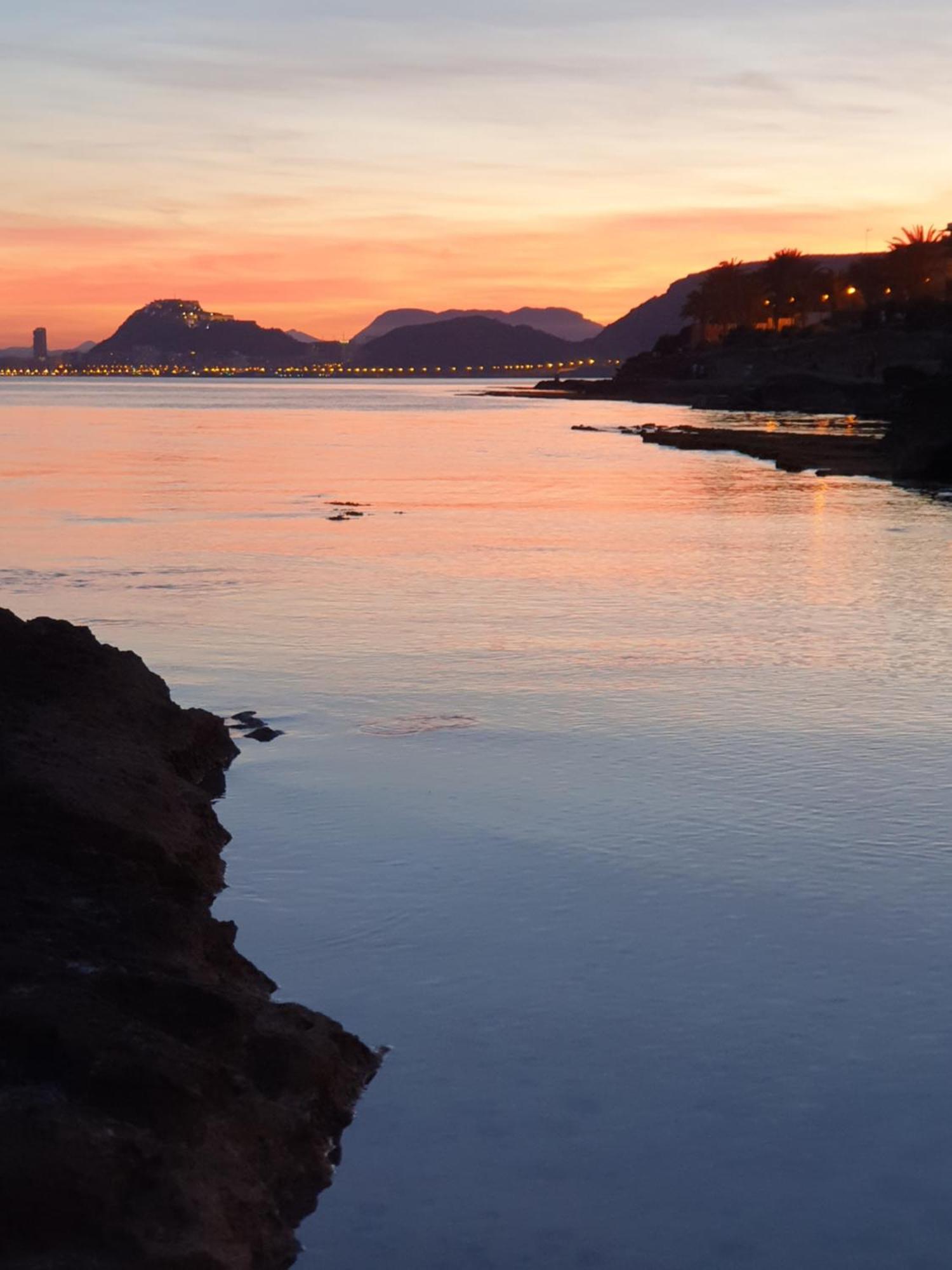 El Barrio Alicante , Playa Y Casco Antiguo Buitenkant foto